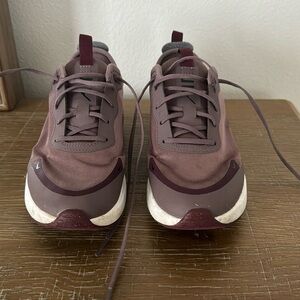 NIKE WOMAN TENNIS SHOES